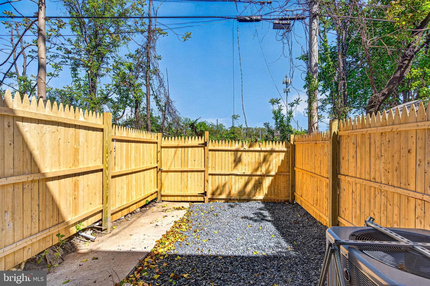 2518 W Fayette Street photo 32