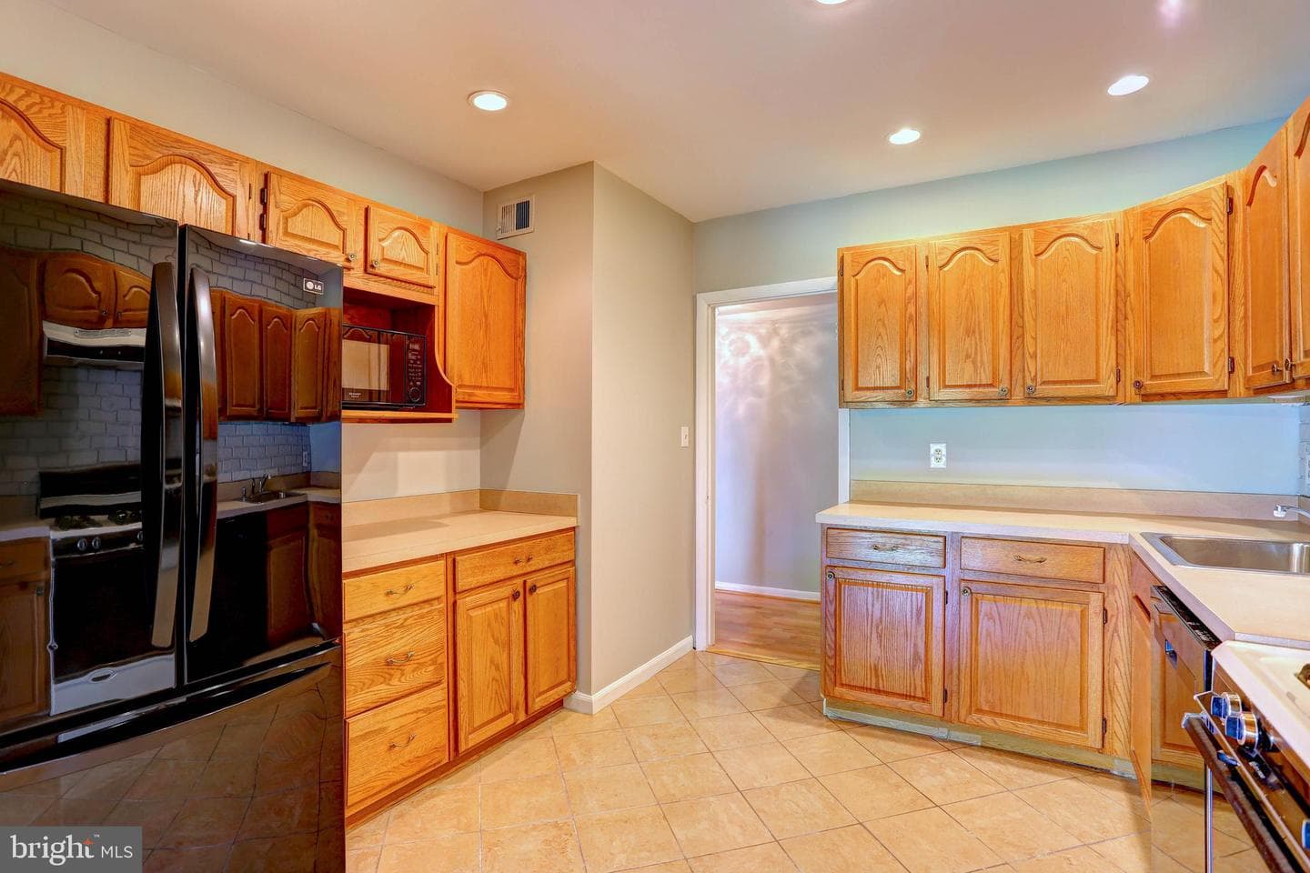 8 Cross Keys Road #8f photo 11