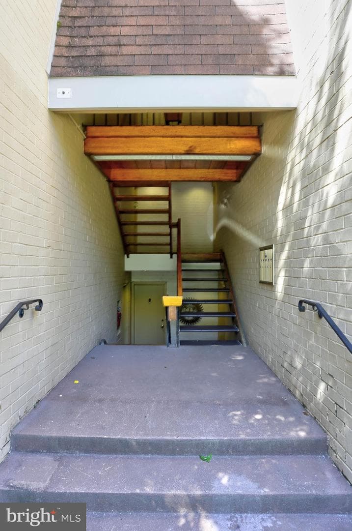 8 Cross Keys Road #8f photo 32
