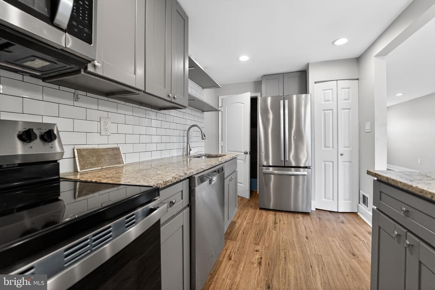 4803 Aberdeen Avenue photo 7