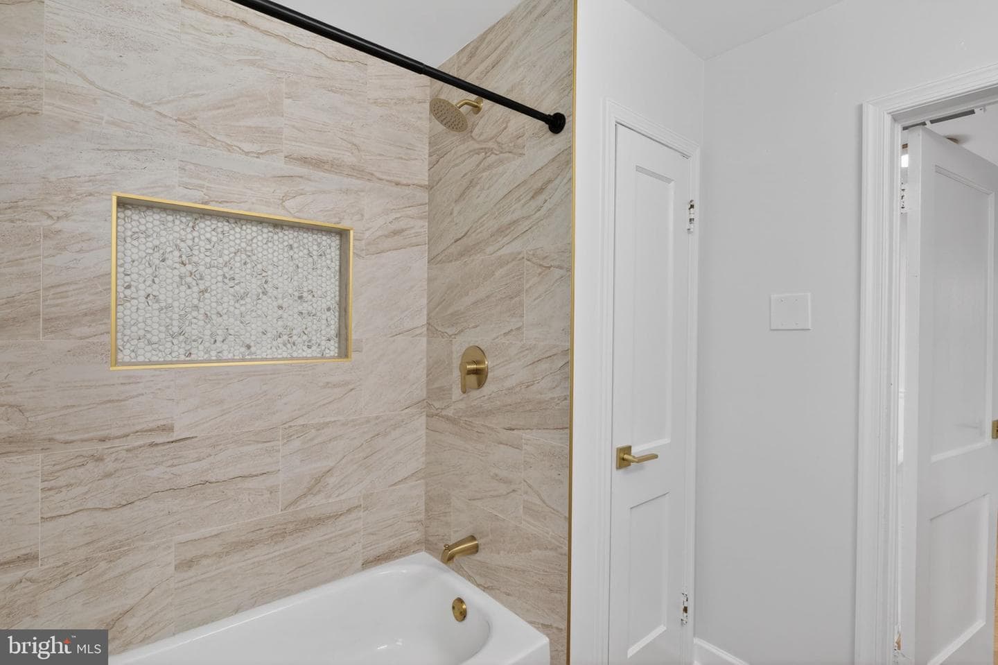 7123 Chambers Road photo 30