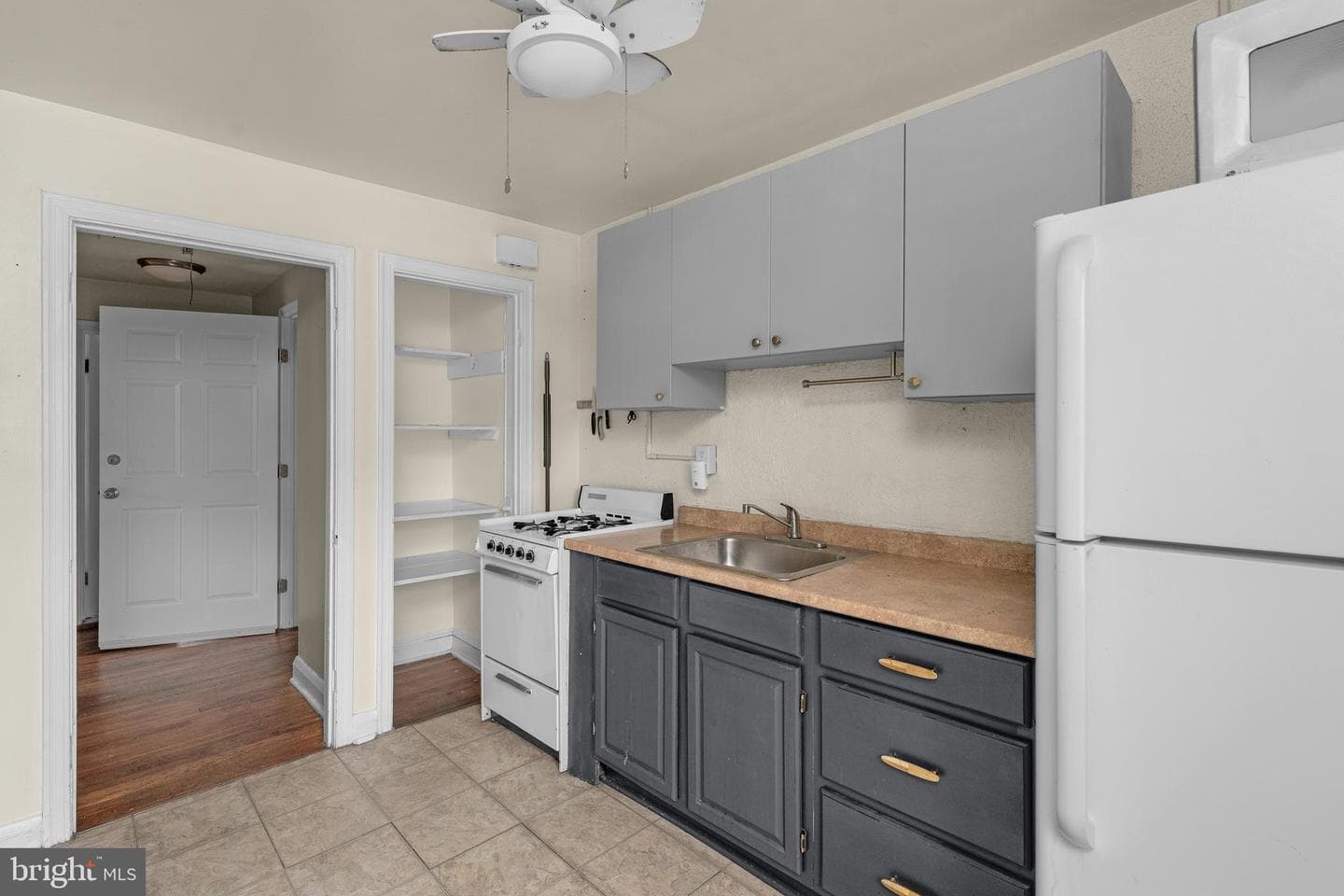 3219 Taylor Avenue photo 11