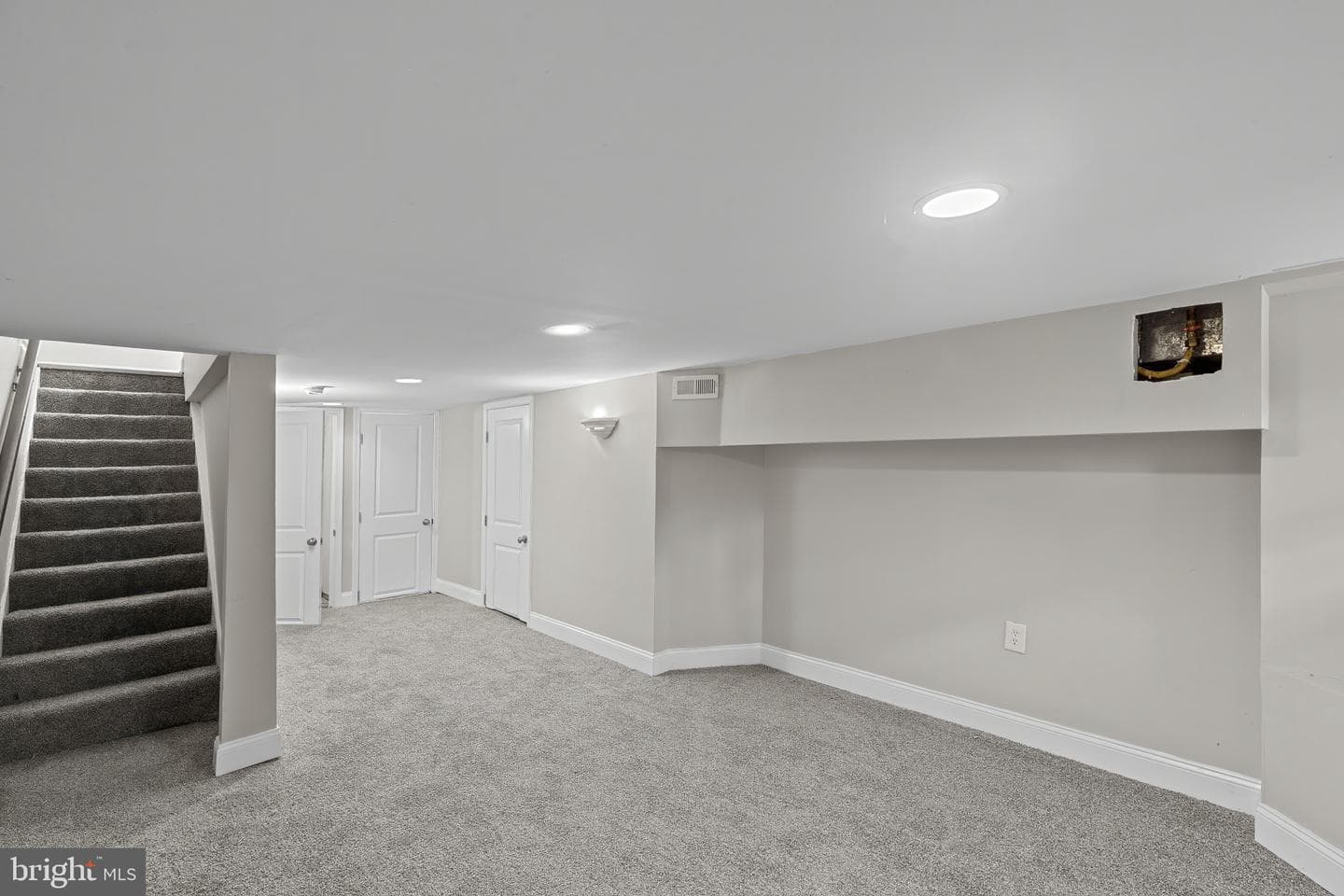 1525 W Pratt Street photo 14