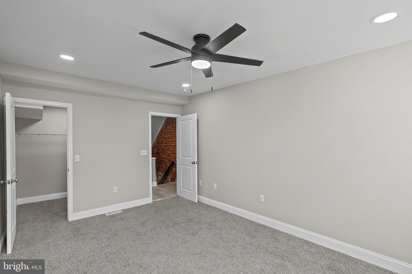 1525 W Pratt Street photo 20