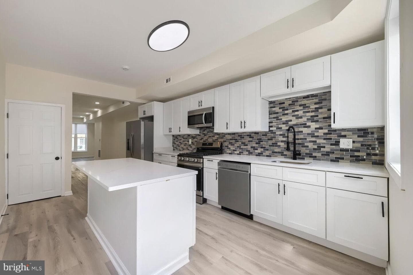 3505 E Lombard Street photo 10