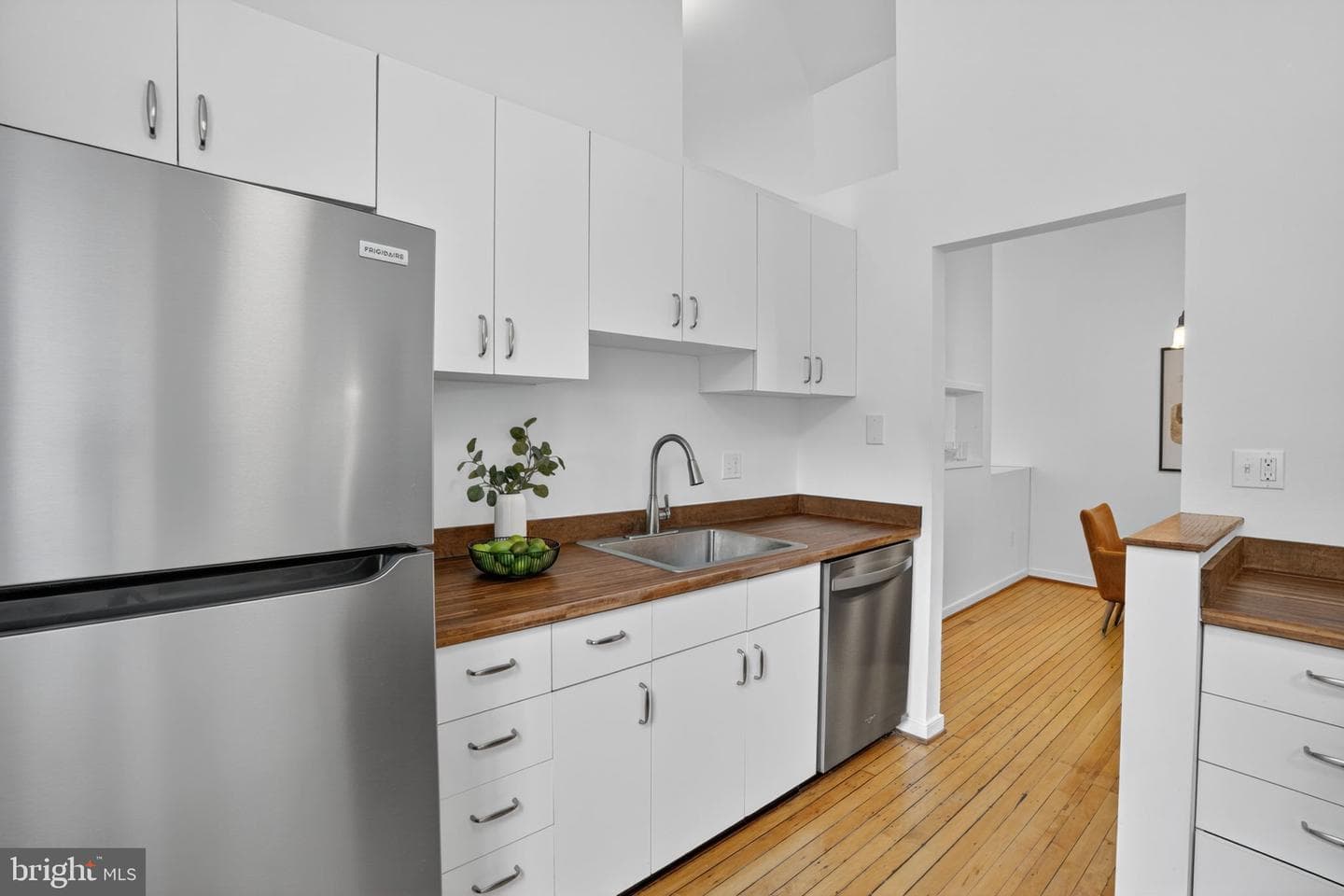 823 S Sharp Street photo 19