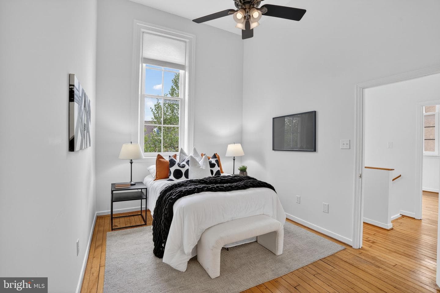 823 S Sharp Street photo 25