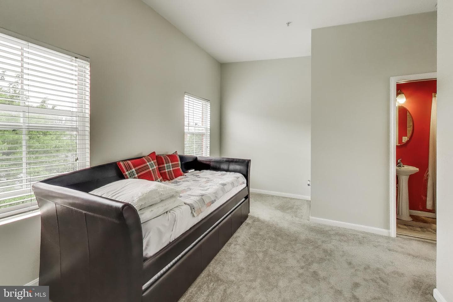 4613 Dillon Street photo 25