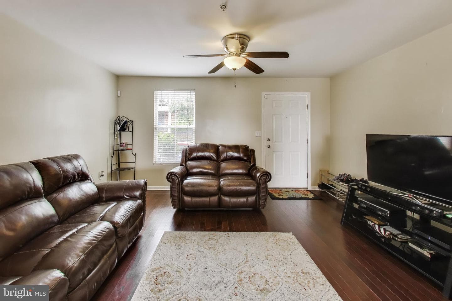 4613 Dillon Street photo 5