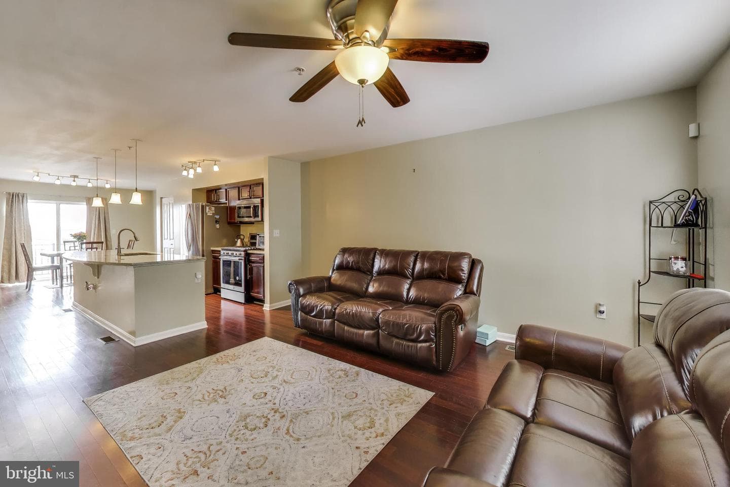 4613 Dillon Street photo 6