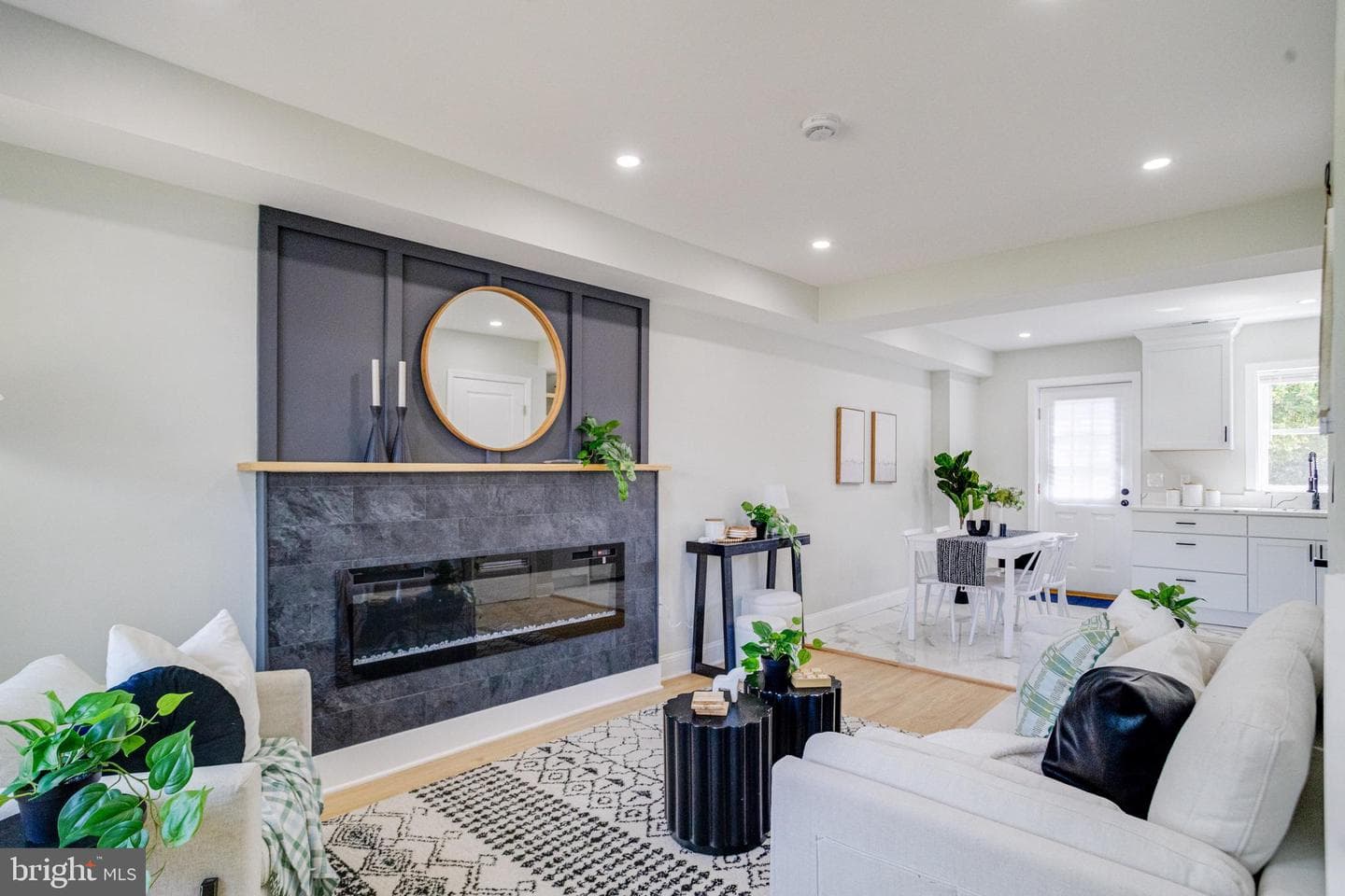 3723 Saint Margaret Street photo 2