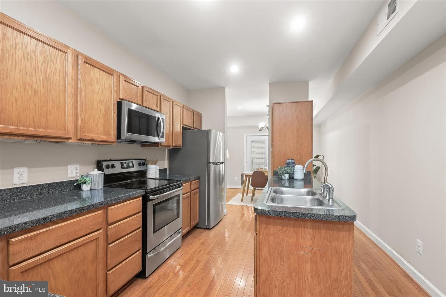 1749 S Hanover Street photo 10