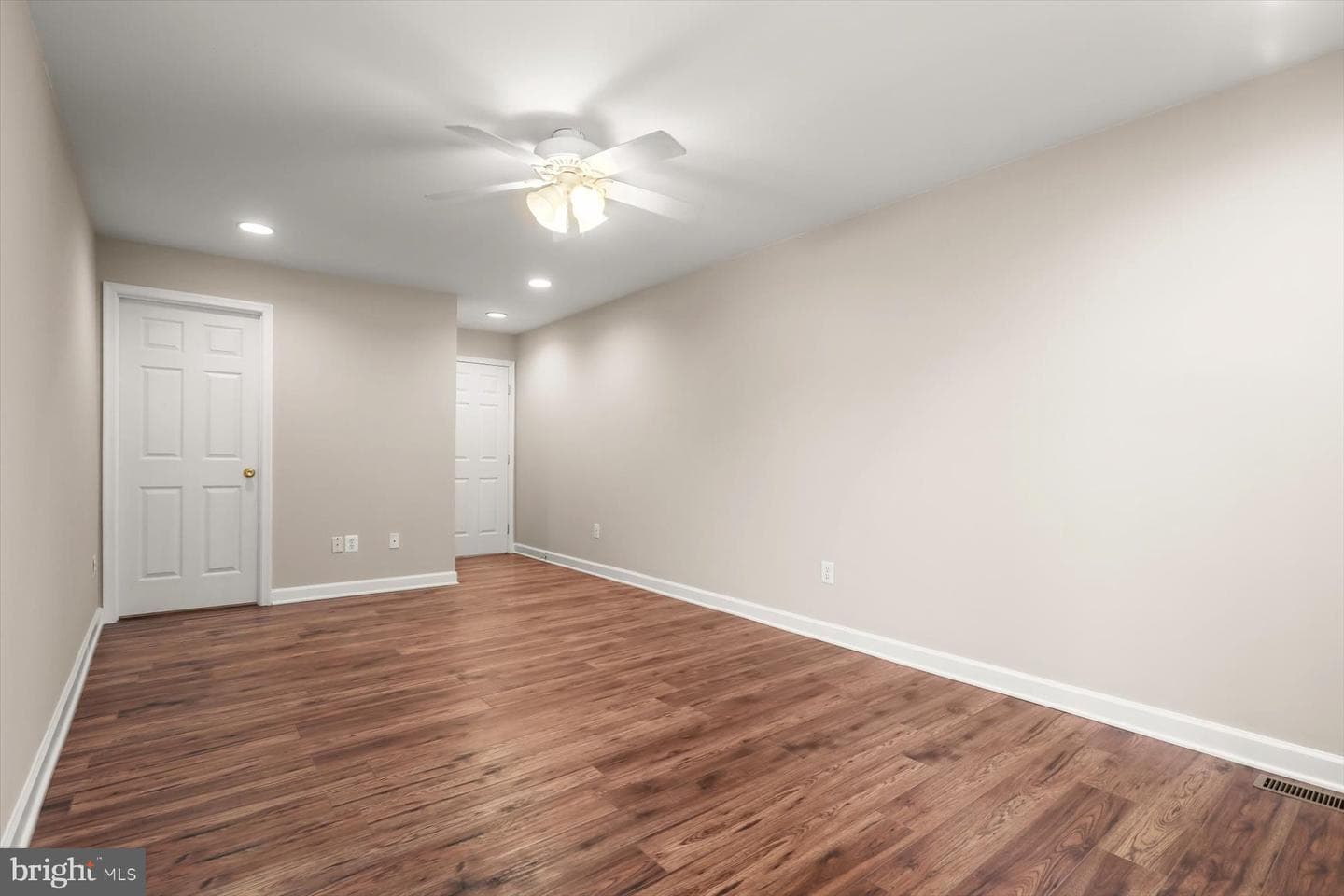 1749 S Hanover Street photo 27