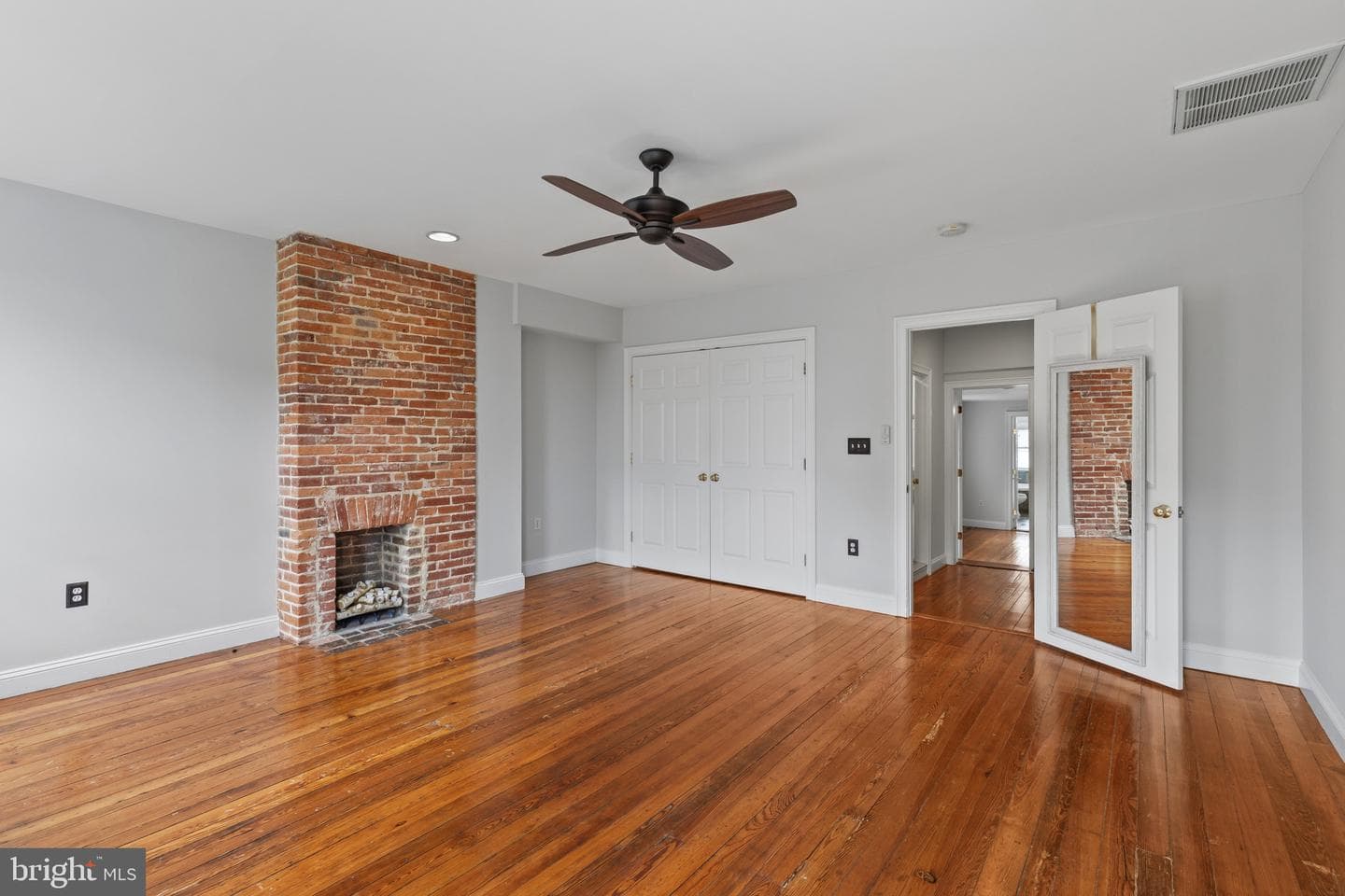 2038 E Pratt Street photo 18