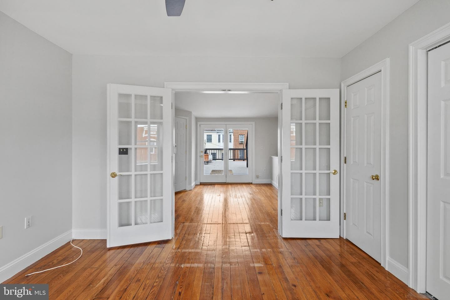 2038 E Pratt Street photo 33