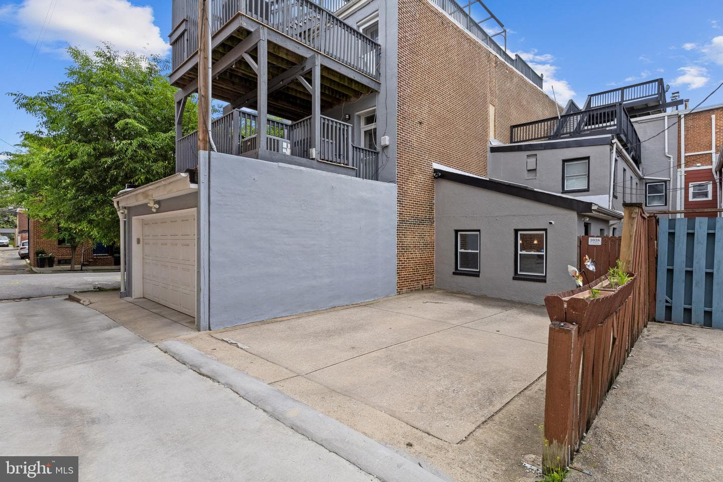 2038 E Pratt Street photo 41
