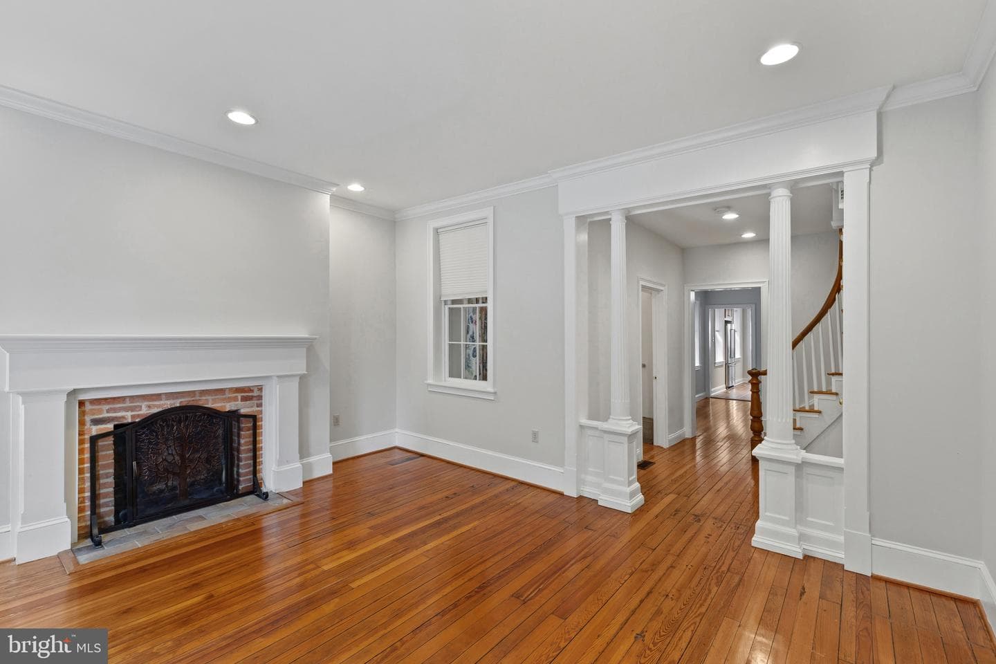 2038 E Pratt Street photo 5