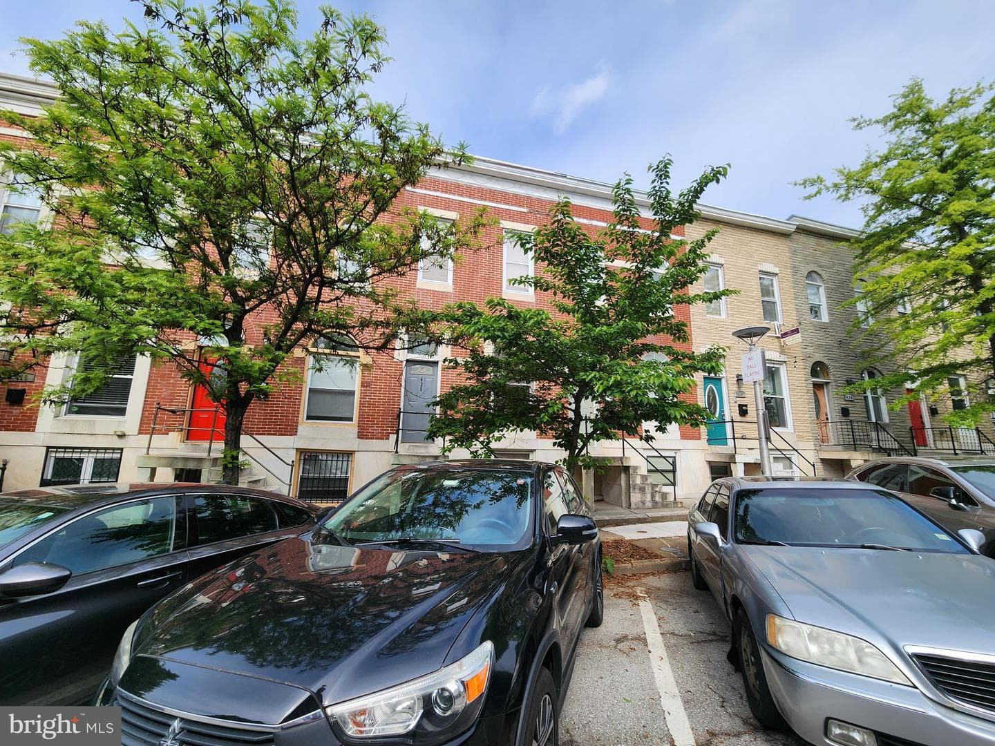420 Luzerne Avenue N photo 1