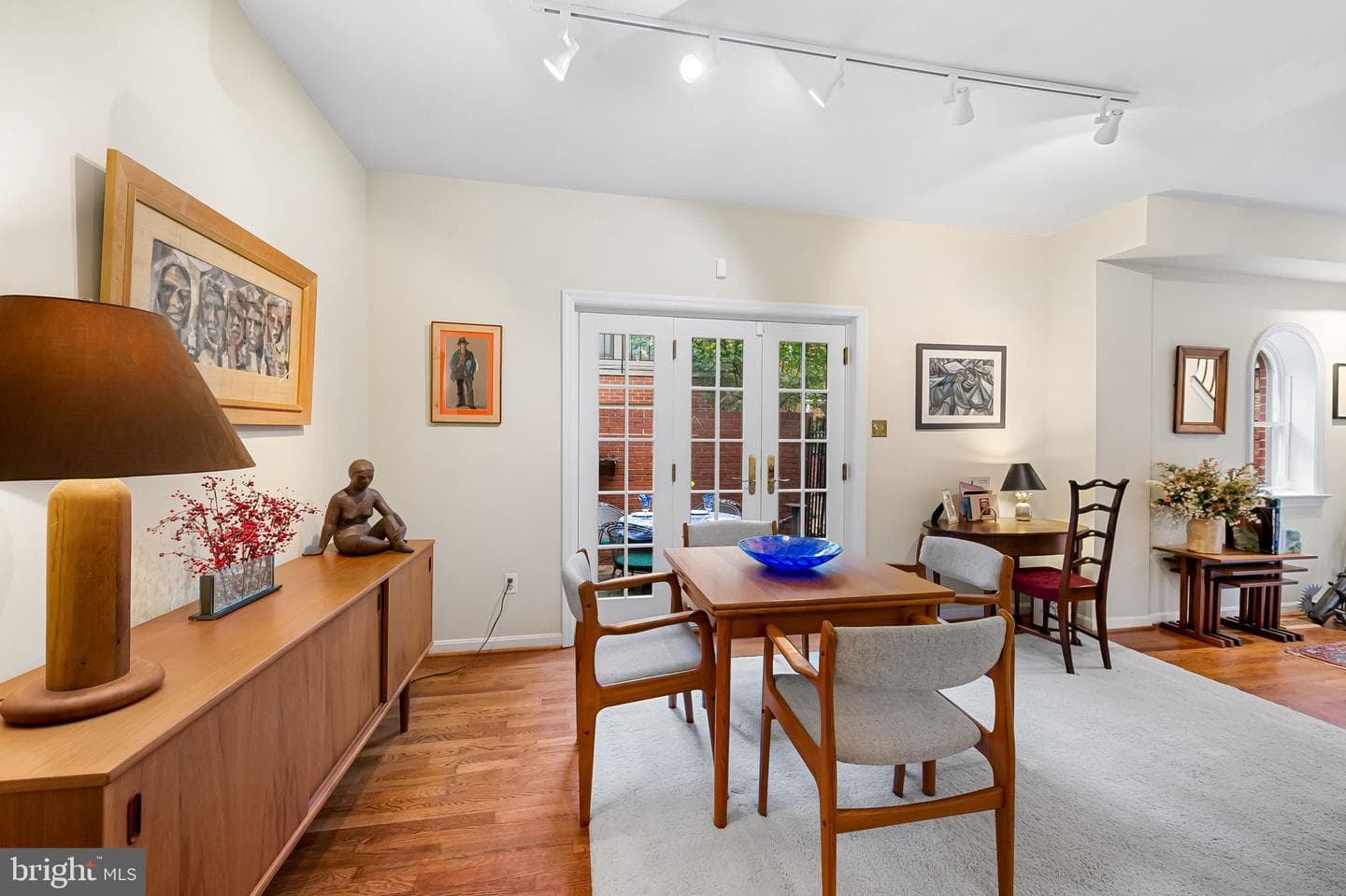 121 W Lee Street photo 10
