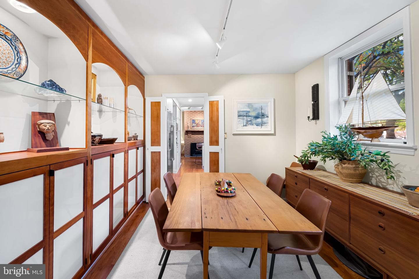 121 W Lee Street photo 15