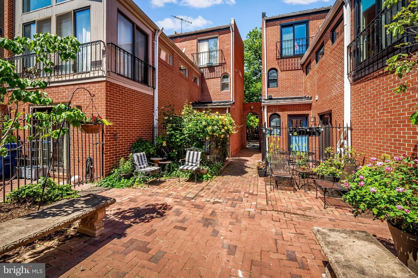 121 W Lee Street photo 49