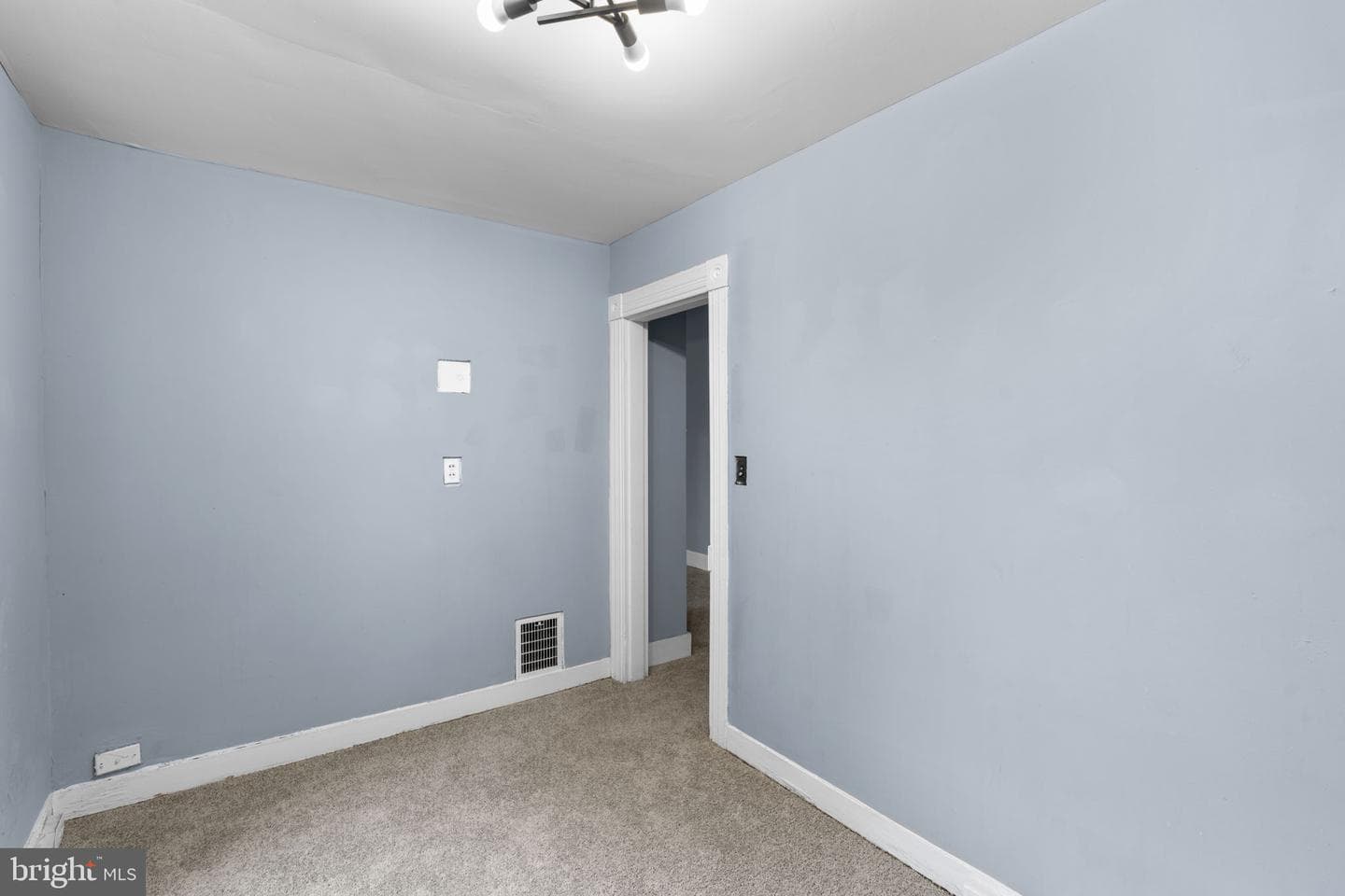 109 S Augusta Avenue photo 27
