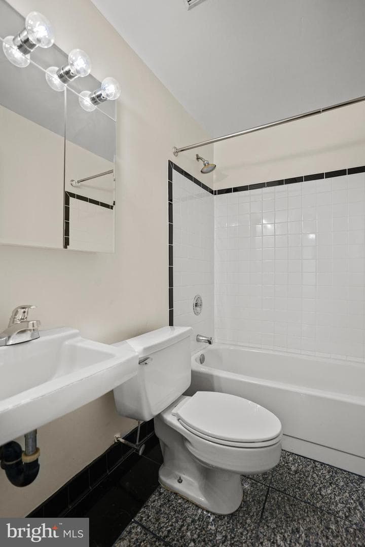 1 E Chase Street #401 photo 14
