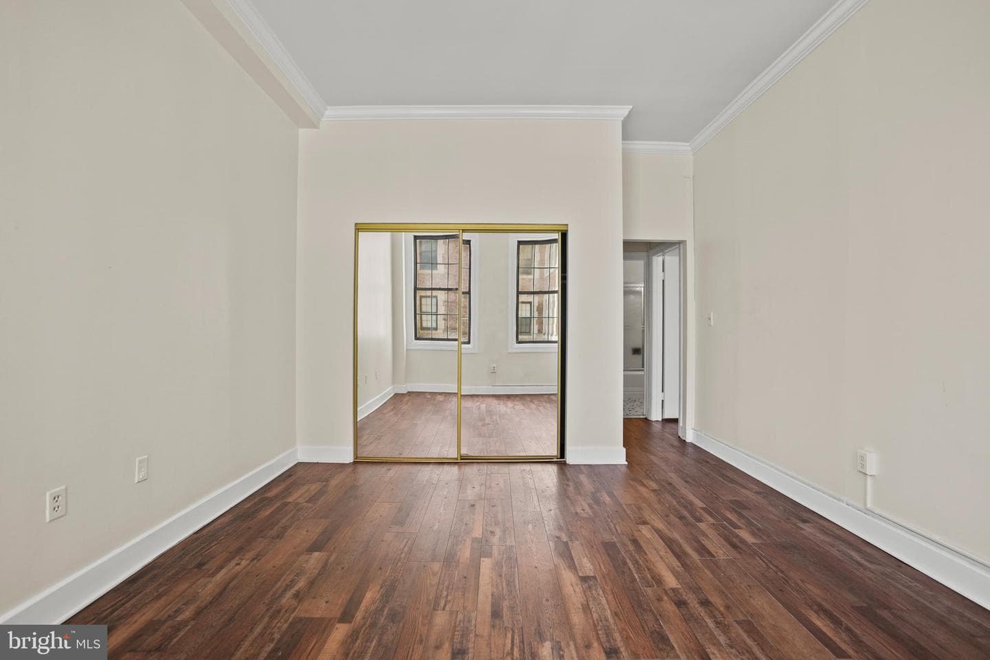 1 E Chase Street #401 photo 17