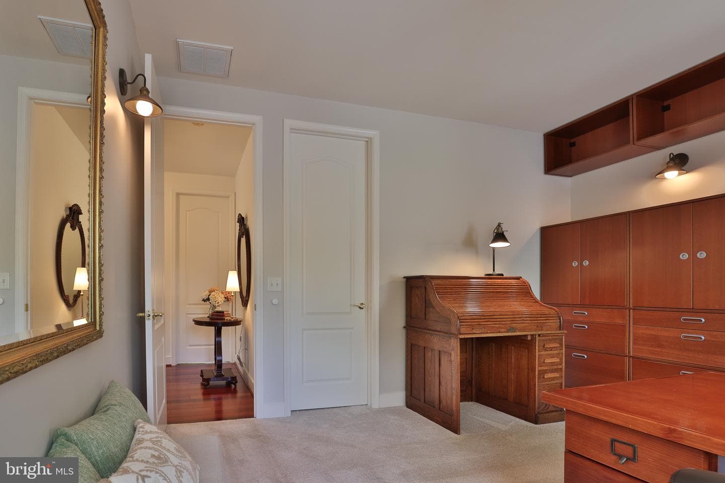 1114 Washingtonville Drive photo 32