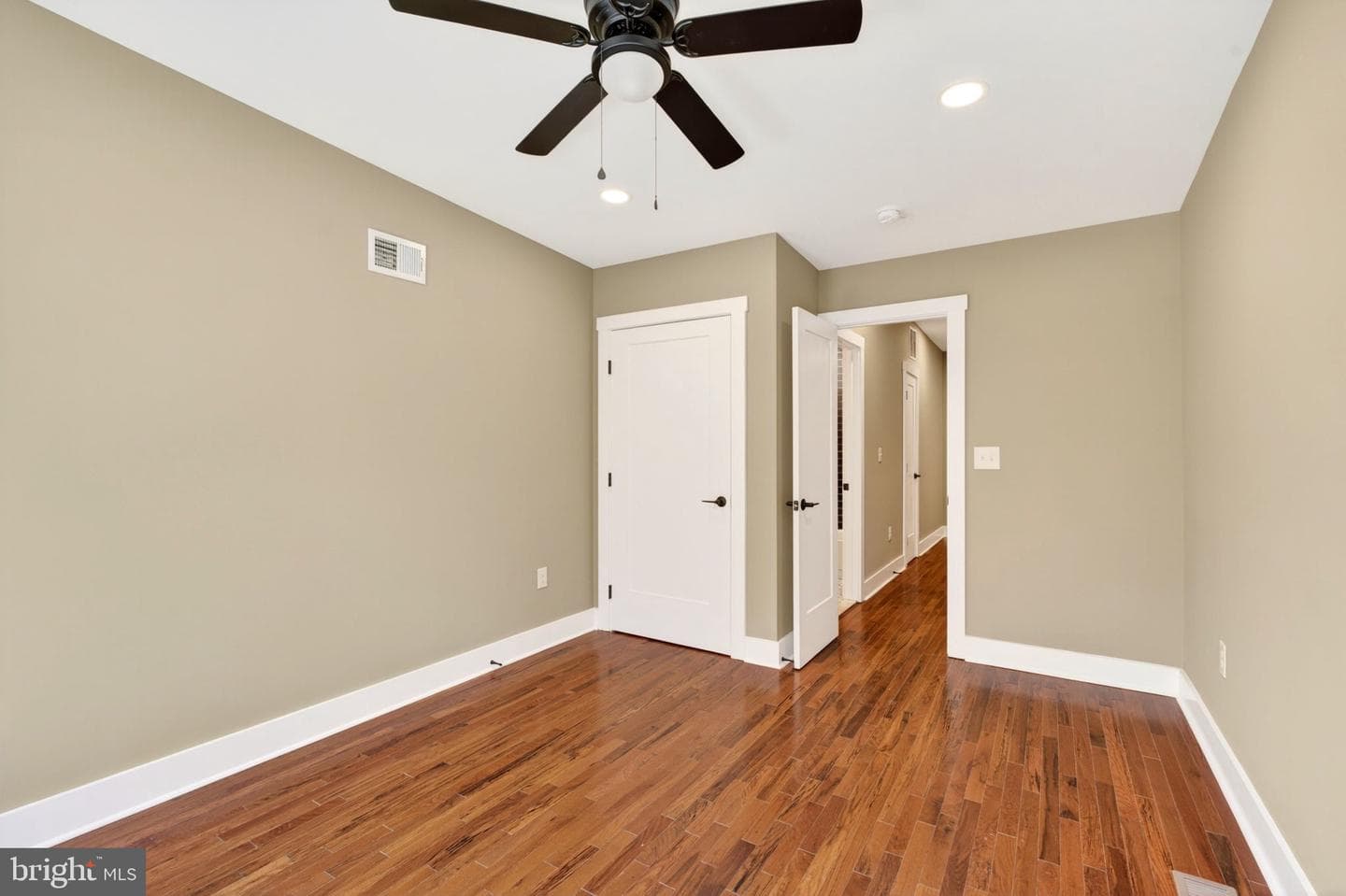 1342 Andre Street photo 41