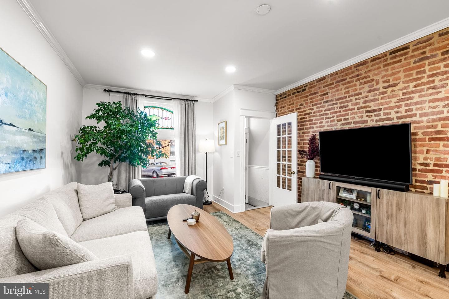 524 S Kenwood Avenue photo 4
