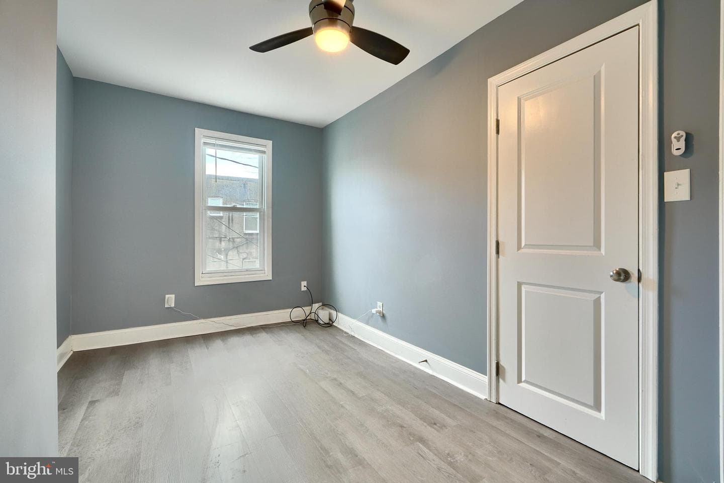 1819 Clifton Avenue photo 12
