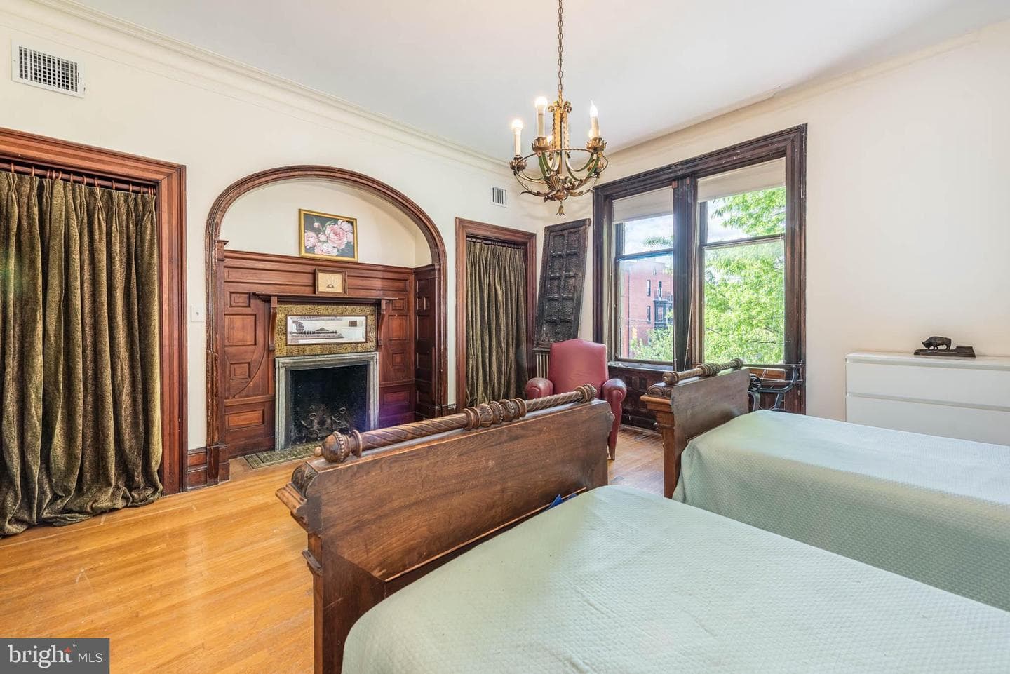 1801 Eutaw Place photo 24