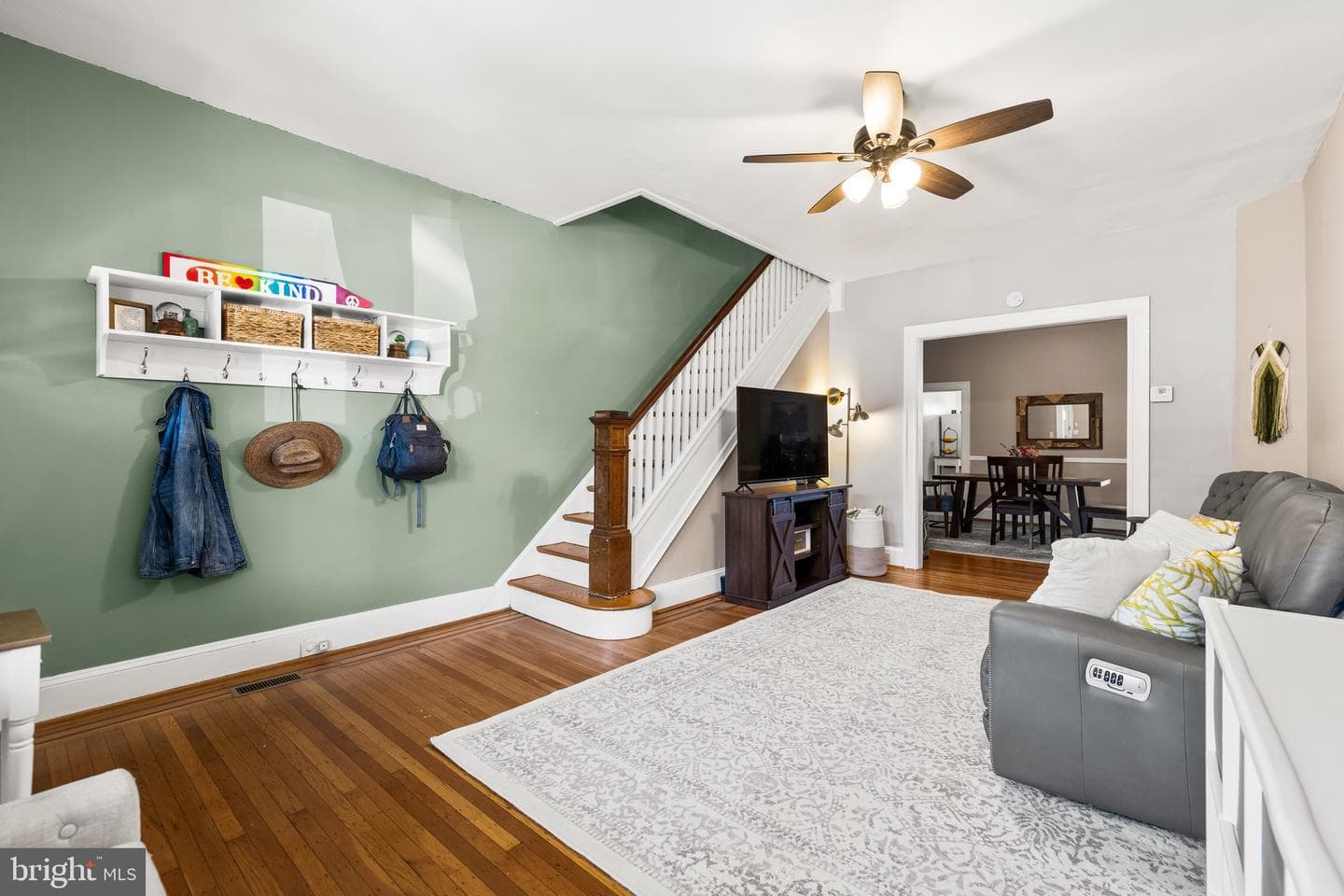 1238 W 37th Street photo 5