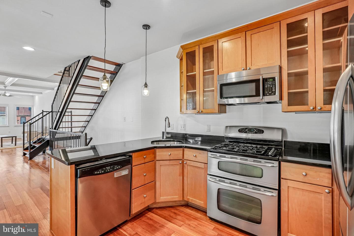 3142 Fait Avenue photo 4