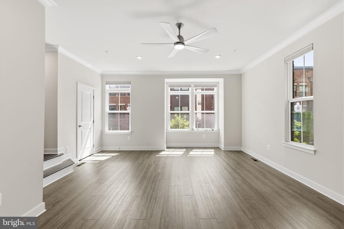 1566 Lowman Street photo 9