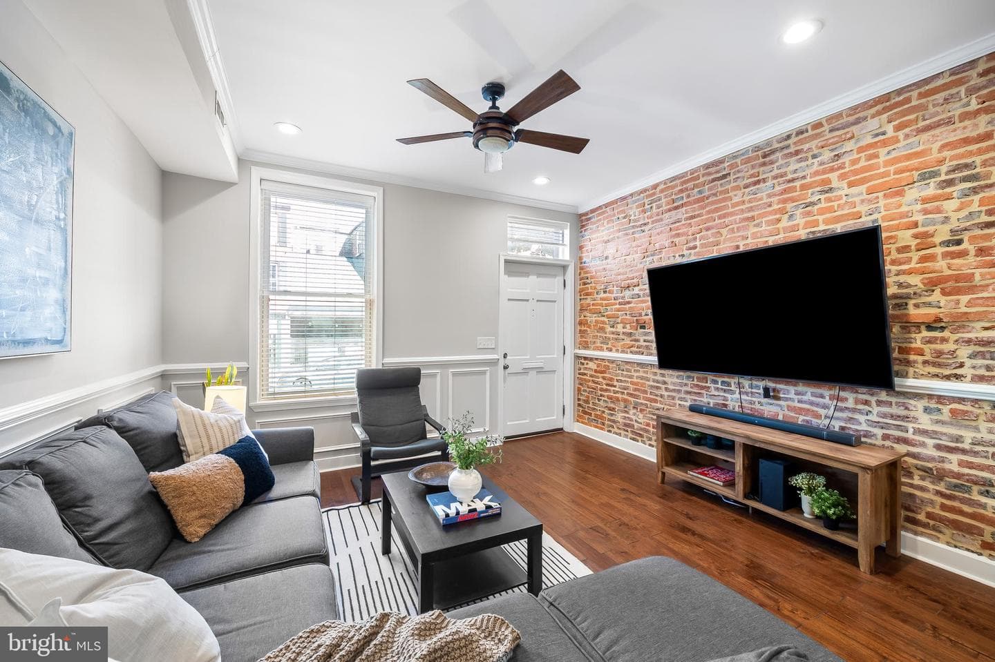 1206 S Charles Street photo 5