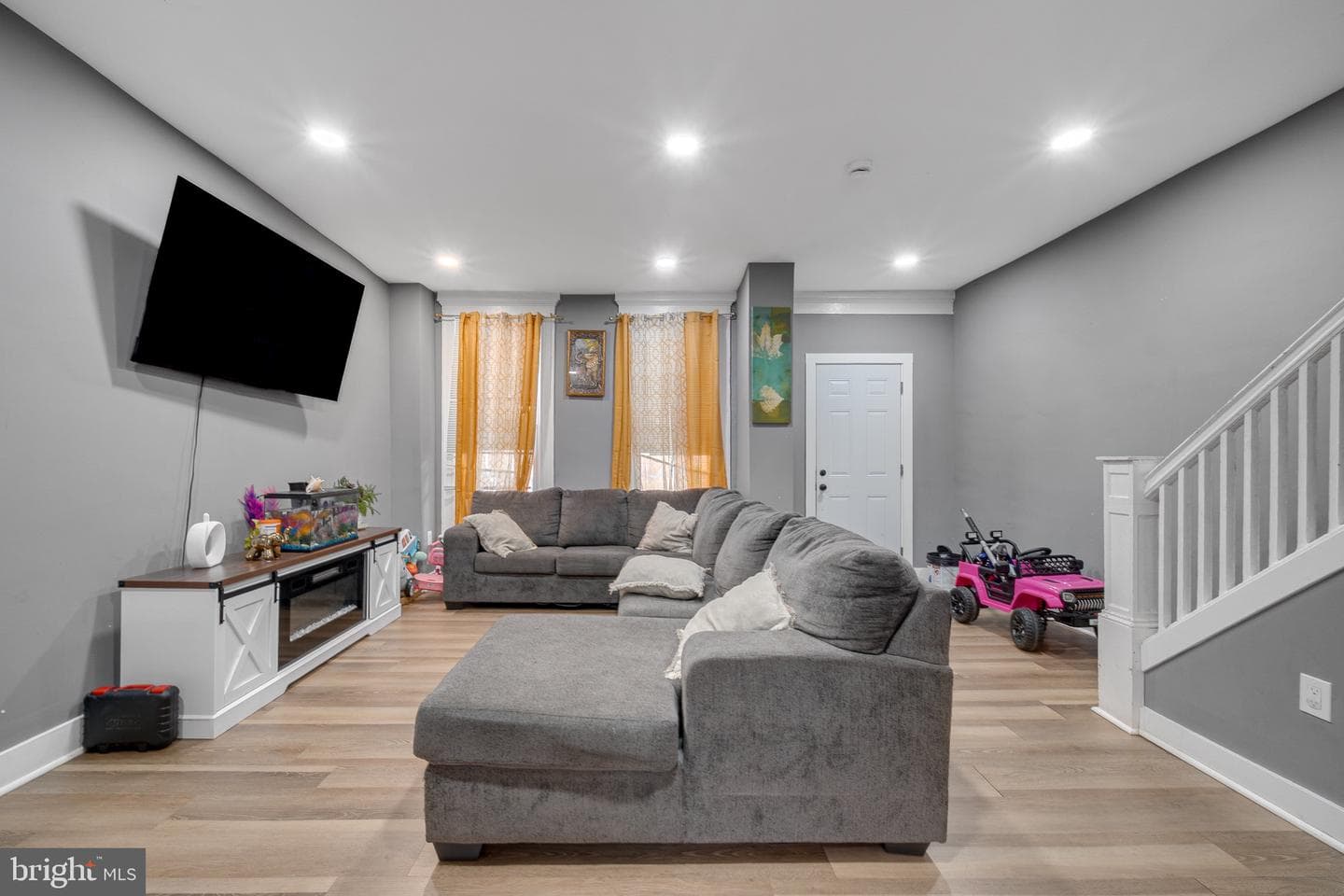 2619 Robb Street photo 3