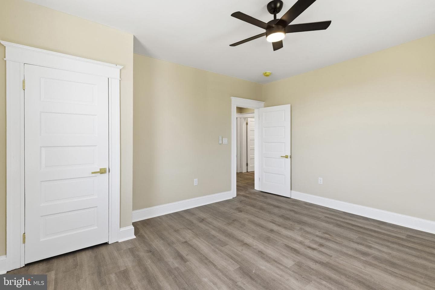 3914 Pinewood Avenue photo 18
