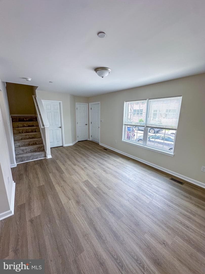 605 Collett Street photo 4