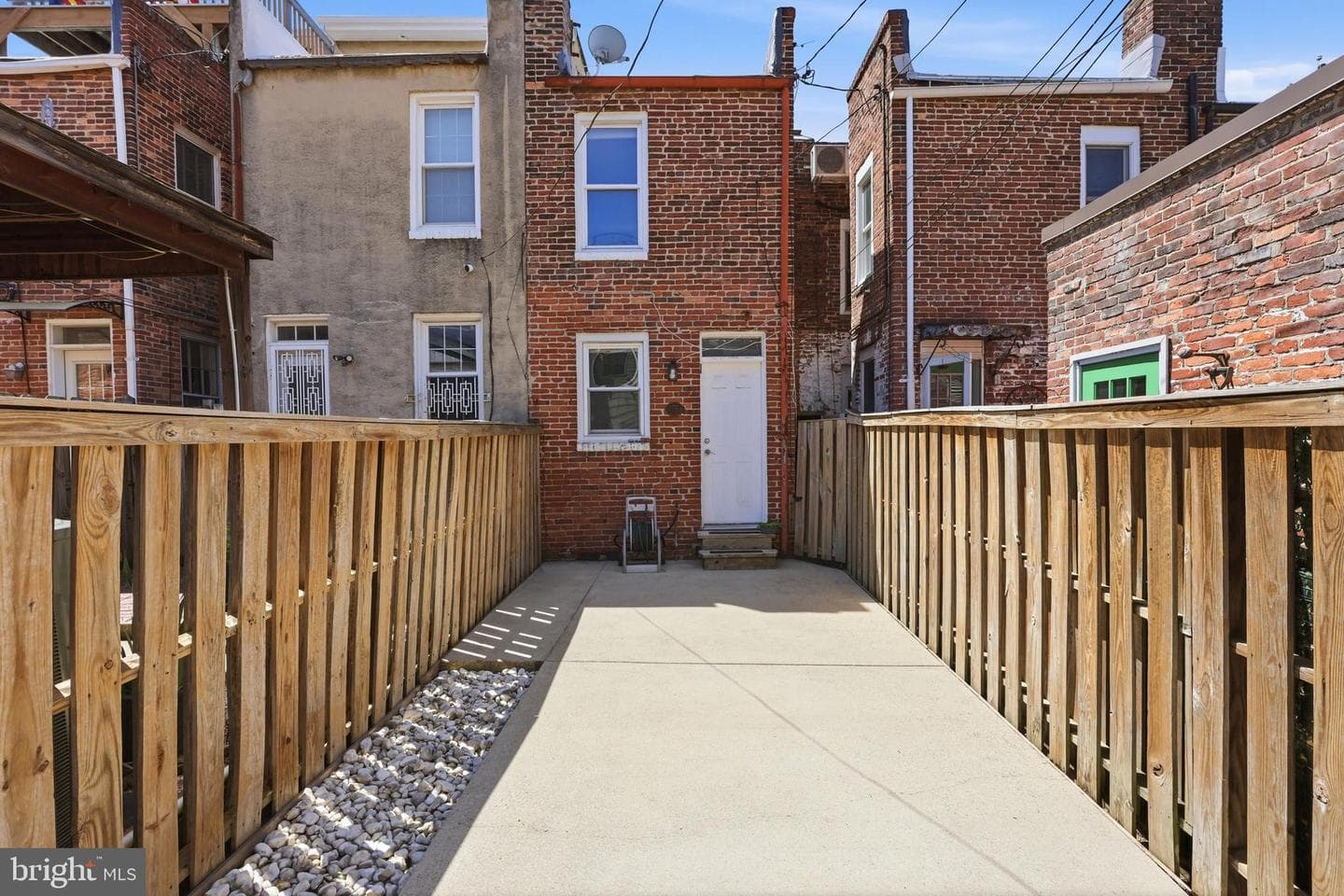112 E Hamburg Street photo 30