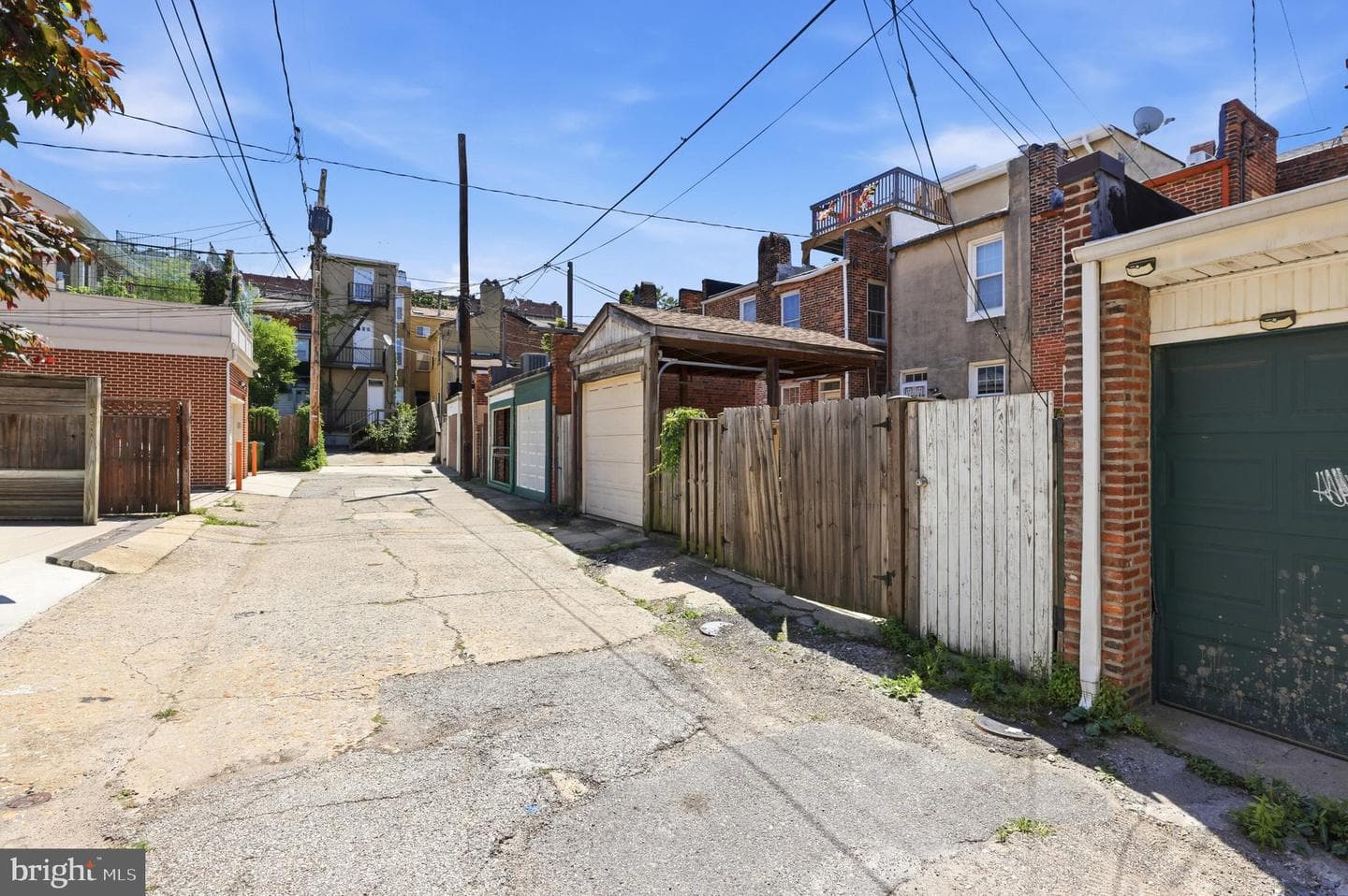 112 E Hamburg Street photo 33