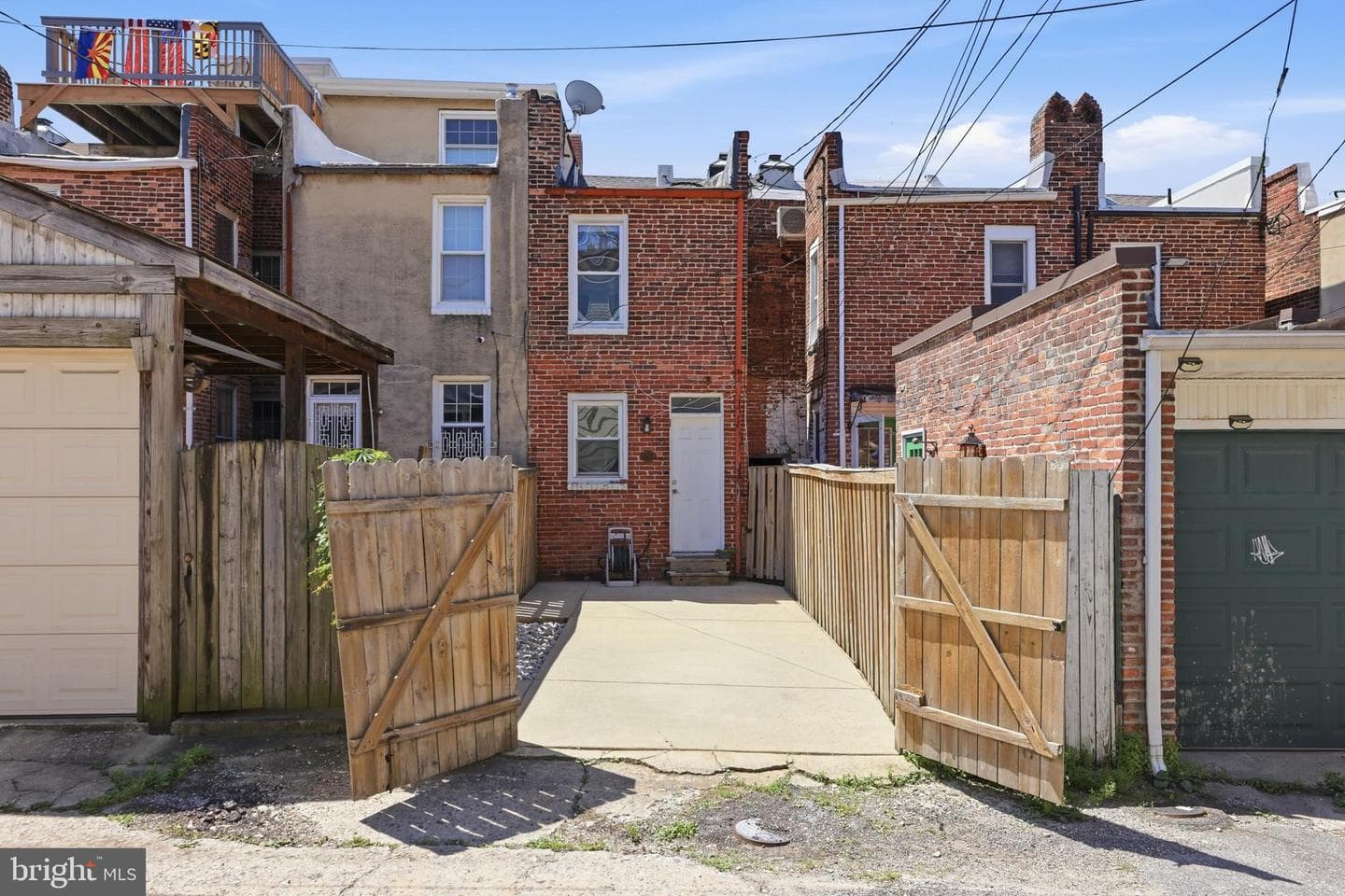 112 E Hamburg Street photo 4