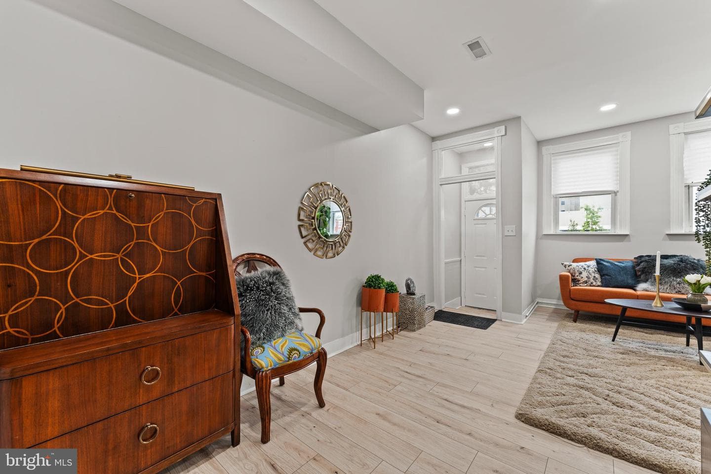 2022 W Fayette Street photo 4