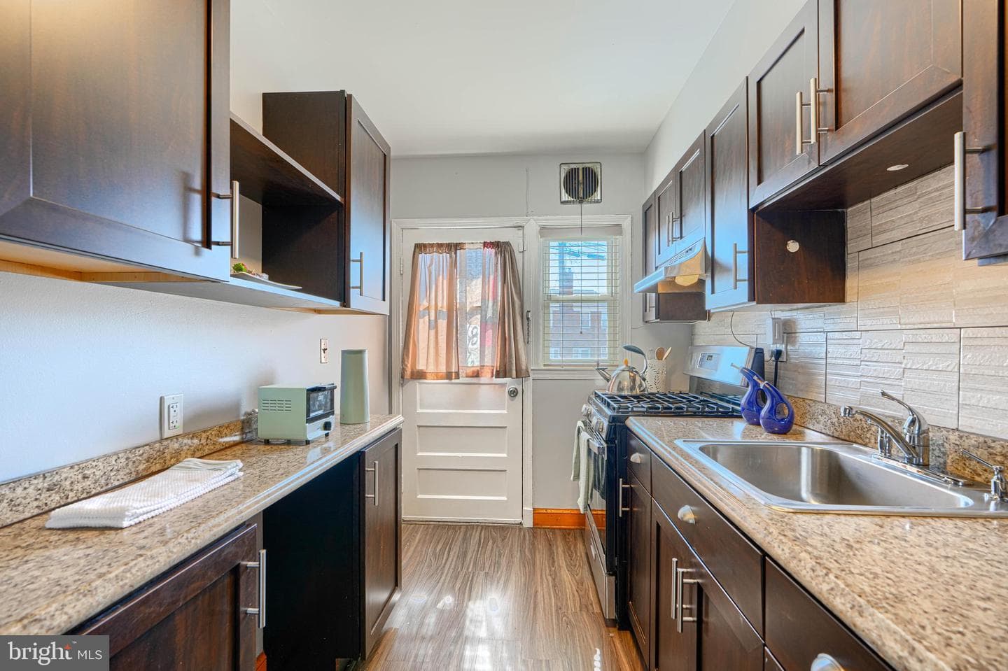 2119 Walshire Avenue photo 15