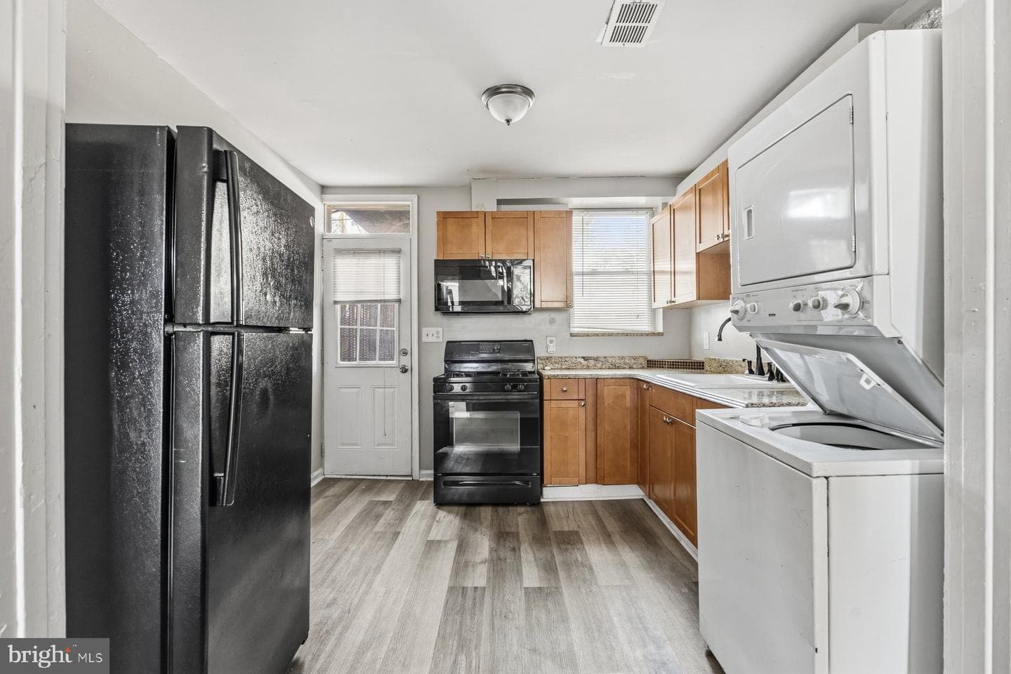 1206 W Cross Street W photo 7