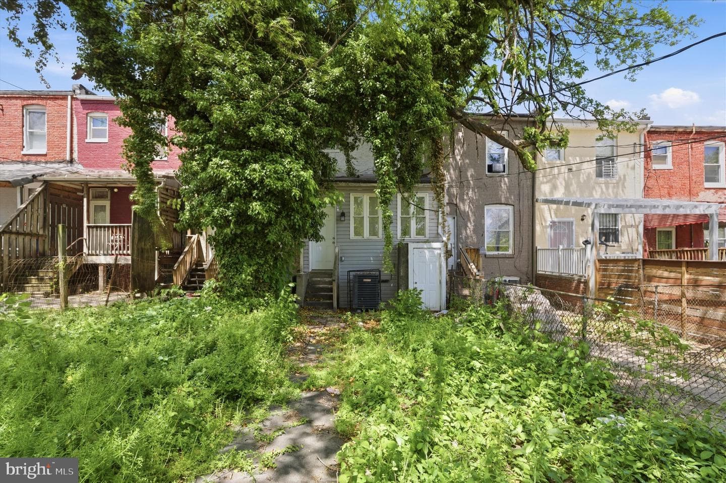 2567 W Baltimore Street photo 14