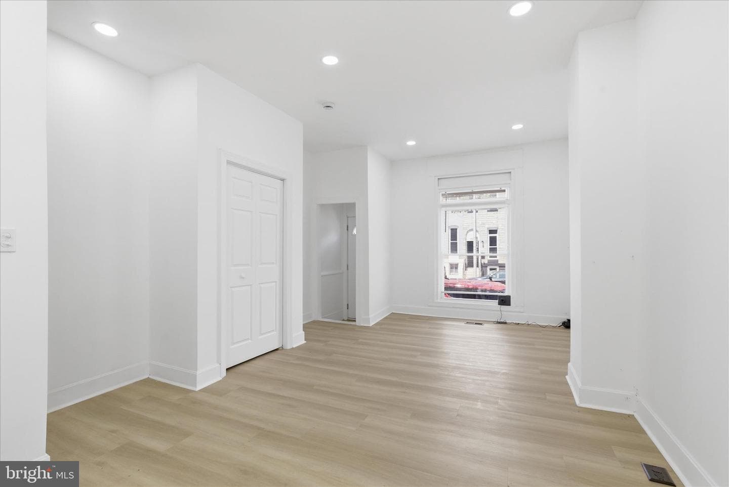 2567 W Baltimore Street photo 3