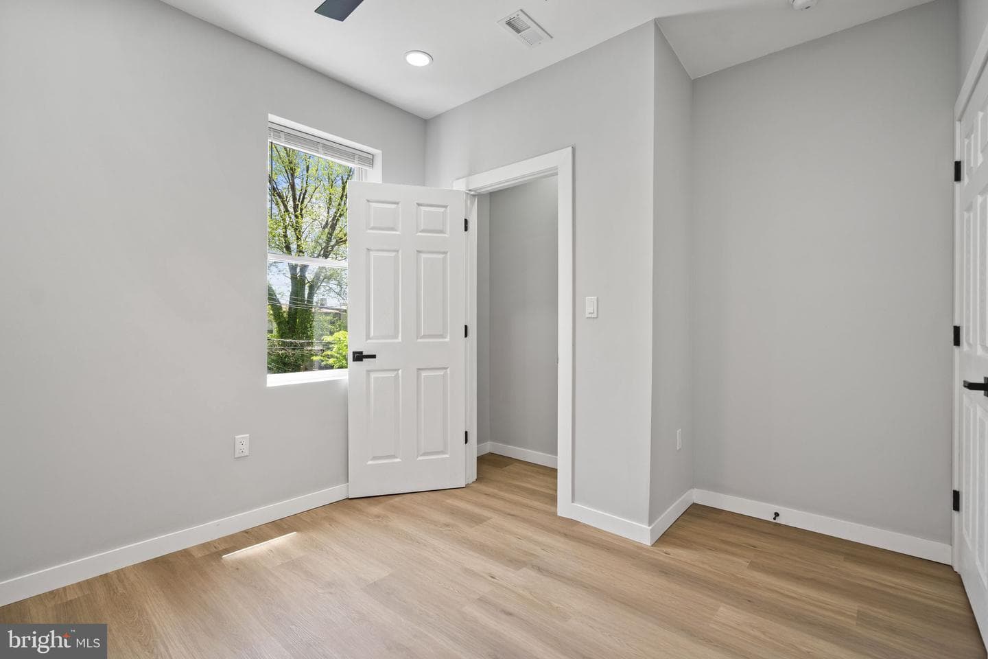 3015 Wylie Avenue photo 45
