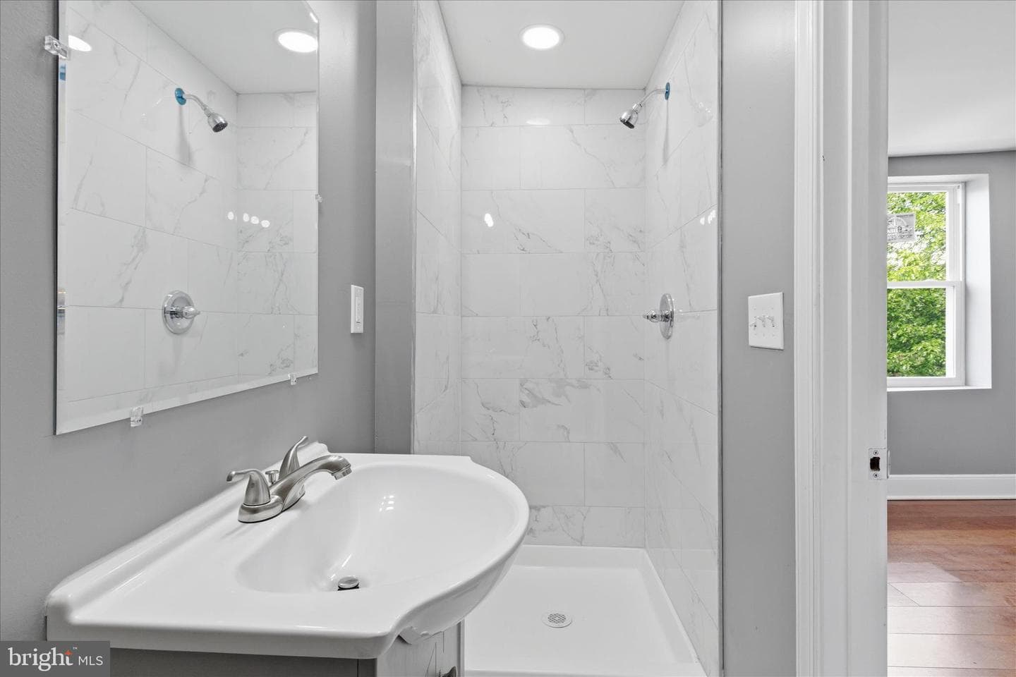 1512 W Pratt Street photo 14